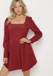 Bordowa Sukienka Rozkloszowana z Kwadratowym Dekoltem Enarel. Czerwone sukienki damskie Born2be, na co dzień, l, z aplikacjami, eleganckie, bez kołnierzyka, bez ramiączek, maxi, proste. Za 159.99 zł.