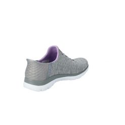 Buty sportowe Skechers Summits Dazzling Haze Szary. Szare buty sportowe na co dzień damskie Skechers, bez wzorów, z dzianiny. Za 299.99 zł.