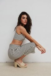 Spódnica midi z dzianiny prążkowanej w paski BLACK & BEIGE - ASSIS -M/L. Brązowe spódniczki damskie Marsala, na lato, l, bez wzorów, z bawełny, midi. W wyprzedaży za 114.95 zł.