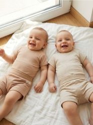 Bawełniane szorty 2 pack - beżowy. Brązowe spodenki sportowe damskie Sinsay, l, z bawełny. W wyprzedaży za 14.99 zł.