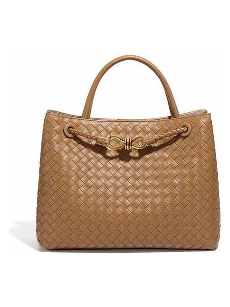 SUVRAI Torebka w kolorze jasnobrązowym - 30 x 23 x 13 cm rozmiar: onesize. Brązowe torebki klasyczne damskie SUVRAI, bez wzorów, z materiału, bez dodatków. Za 223.99 zł.