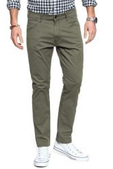 WRANGLER SPODNIE MĘSKIE LARSTON DUSTY OLIVE W18SXC275 112127672. Zielone spodnie materiałowe męskie Wrangler, bez wzorów, z materiału. Za 199.99 zł.