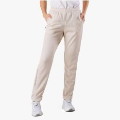 Spodnie treningowe damskie Swedemount Training Logo Pants II. Brązowe spodnie dresowe damskie SWEDEMOUNT, bez wzorów, z dresówki. Za 199.99 zł.