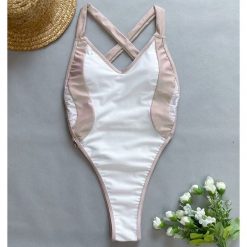 Strój kąpielowy jednoczęściowy z krzyżującymi ramiączkami odporny na chlor Otylie. Czerwone stroje jednoczęściowe damskie Intica, s, bez wzorów. Za 159.00 zł.