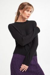 Sweter damski kaszmirowy JOOP!. Swetry klasyczne damskie Joop!, xs, z kaszmiru, bez kołnierzyka. W wyprzedaży za 746.85 zł.