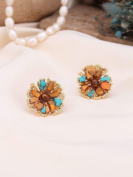 Pierres de Jade Pozłacane kolczyki-wkrętki z perłami i turkusami rozmiar: onesize. Brązowe kolczyki damskie Pierres de Jade, z perłą, pozłacane. Za 60.99 zł.