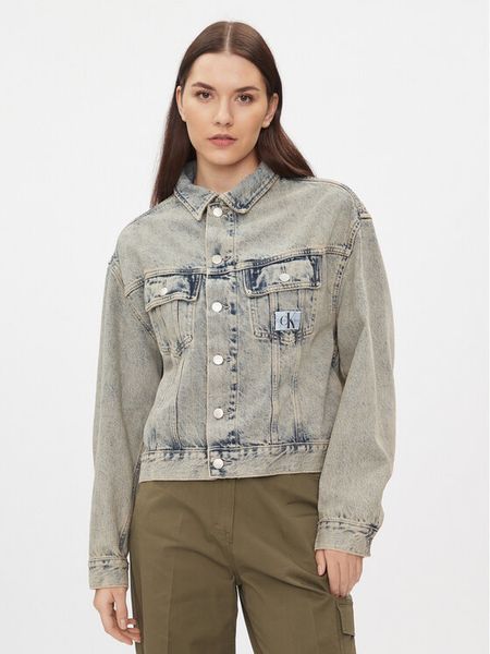 Calvin Klein Jeans Kurtka jeansowa J20J222501 Niebieski Boxy Fit. Niebieskie kurtki damskie Calvin Klein Jeans, xl, bez wzorów, z bawełny, bez kaptura. Za 429.99 zł.