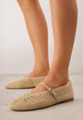 Ciemnobeżowe Balerinki VICES z Plecioną Cholewką i Paskiem z Klamerką Nesaphise. Brązowe baleriny damskie Born2be, bez wzorów, z jeansu, bez obcasa. Za 109.99 zł.