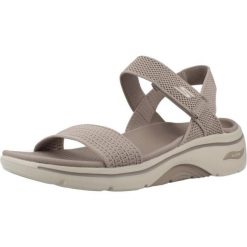 Sandały SKECHERS GO WALK ARCH FIT 2.0 Brązowy. Brązowe sandały damskie Skechers, bez wzorów, z tkaniny, bez obcasa. Za 490.00 zł.