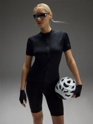 4F Legginsy kolarki rowerowe z żelową wkładką damskie - czarne XS. Czarne legginsy damskie 4f, l, bez wzorów, z dzianiny. W wyprzedaży za 199.99 zł.