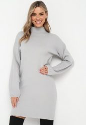 Jasnoszara Sweterkowa Sukienka Mini z Gładkiej Dzianiny Narel. Szare sukienki damskie Born2be, na co dzień, m, bez wzorów, z dzianiny, bez kołnierzyka, bez ramiączek, mini. W wyprzedaży za 79.99 zł.