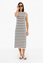Długa, dopasowana sukienka w paski G-FIERA. Niebieskie sukienki damskie Volcano, na co dzień, xl, bez wzorów, z bawełny, klasyczne, bez kołnierzyka, bez ramiączek, maxi, dopasowane. Za 149.99 zł.