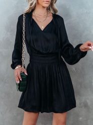 Milan Kiss Sukienka w kolorze czarnym rozmiar: M. Czarne sukienki damskie Milan Kiss, m, bez wzorów, bez kołnierzyka, bez ramiączek, mini, rozkloszowane. Za 188.85 zł.