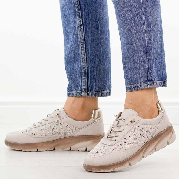 Szare skórzane półbuty damskie Sergio Leone Sp002. Szare półbuty damskie Sergio Leone, bez wzorów, z jeansu, casualowe, z okrągłym noskiem, bez obcasa, na płaskiej podeszwie. Za 219.00 zł.