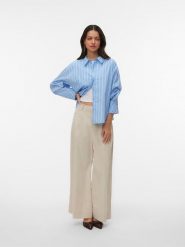 Vero Moda Koszula w kolorze błękitno-białym rozmiar: XL. Niebieskie koszule damskie Vero Moda, xl, bez wzorów, z bawełny, bez kołnierzyka, bez ramiączek. Za 104.95 zł.