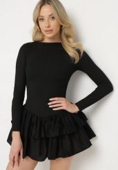 Czarna Rozkloszowana Sukienka z Długim Rękawem i Falbanką Reonaria. Czarne sukienki damskie Born2be, na co dzień, bez wzorów, eleganckie, bez kołnierzyka, bez ramiączek, mini, rozkloszowane. W wyprzedaży za 71.99 zł.