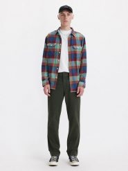 Levi´s Spodnie chino w kolorze antracytowym rozmiar: W33/L32. Czarne spodnie materiałowe męskie bez wzorów, z bawełny. Za 175.67 zł.