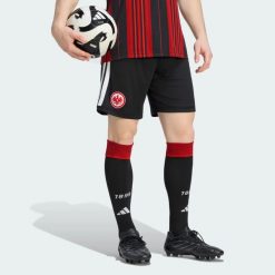 Spodenki Eintracht Frankfurt 26/27 Home. Czarne szorty męskie Adidas, z aplikacjami, z materiału, klasyczne. Za 199.00 zł.