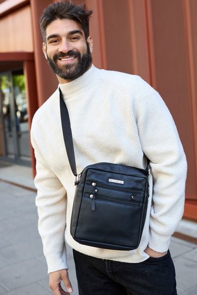 Torba męska skórzana na ramię zgrabna czarna elegancka Beltimore N30. Czarne torby męskie na ramię bez wzorów, na ramię. Za 234.90 zł.