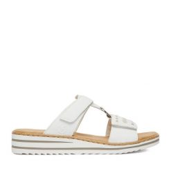 Klapki Rieker. Białe klapki damskie Rieker, bez wzorów, bez obcasa. Za 299.99 zł.