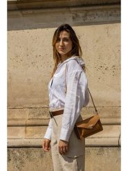 Christian Laurier Skórzana torebka "Roxane" w kolorze karmelowym - 20 x 12 x 5,5 cm rozmiar: onesize. Brązowe torebki klasyczne damskie Christian Laurier, bez wzorów, z materiału, bez dodatków. Za 217.99 zł.