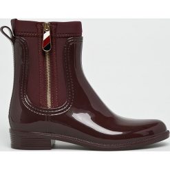 Tommy Hilfiger - Kalosze. Brązowe kalosze damskie Tommy Hilfiger, bez wzorów, z materiału. W wyprzedaży za 269.90 zł.