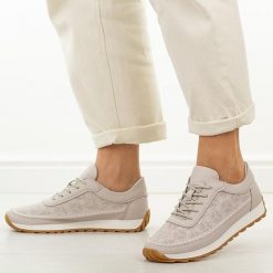 Szare skórzane półbuty damskie Sergio Leone Sp001. Szare półbuty damskie Sergio Leone, bez wzorów, z jeansu, eleganckie, z okrągłym noskiem, bez obcasa, na płaskiej podeszwie. Za 219.00 zł.