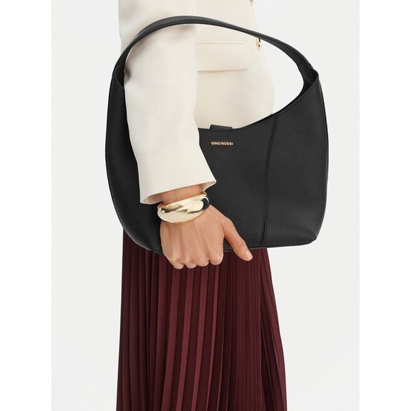 Torebka GINO ROSSI. Czarne torebki klasyczne damskie Gino Rossi, bez wzorów, bez dodatków. Za 469.99 zł.