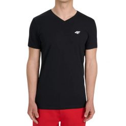 Koszulka męska 4F - bawełniany T-shirt, regular fit. Czarne t-shirty męskie 4f, l, bez wzorów, z bawełny, bez kołnierzyka. Za 45.99 zł.