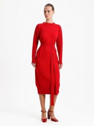 BGN Sukienka dzianinowa w kolorze czerwonym rozmiar: 38. Czerwone sukienki damskie BGN, na co dzień, bez wzorów, z dzianiny, bez kołnierzyka, bez ramiączek, midi, proste. Za 118.56 zł.