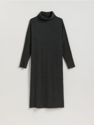 Dzianinowa sukienka z golfem - ciemnoszary. Szare sukienki damskie Reserved, na co dzień, l, bez wzorów, z dzianiny, bez kołnierzyka, bez ramiączek, mini, proste. Za 129.99 zł.