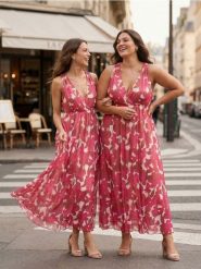 Rozkloszowana sukienka midi z dekoltem halter - wielobarwny. Sukienki damskie Sinsay, l, bez wzorów, bez kołnierzyka, bez ramiączek, midi, rozkloszowane. Za 69.99 zł.