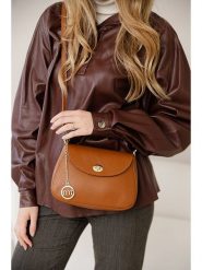 Mia Tomazzi Skórzana torebka "Evaristo" w kolorze jasnobrązowym - 23 x 16 x 6 cm rozmiar: onesize. Brązowe torebki klasyczne damskie Mia Tomazzi, bez wzorów, z materiału, bez dodatków. Za 217.99 zł.