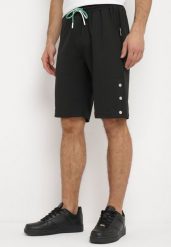 Czarne Dresowe Szorty ze Sznurkiem w Pasie i Metalicznymi Napami Tharnni. Czarne szorty męskie Born2be, z dresówki, bez kołnierzyka. Za 34.99 zł.