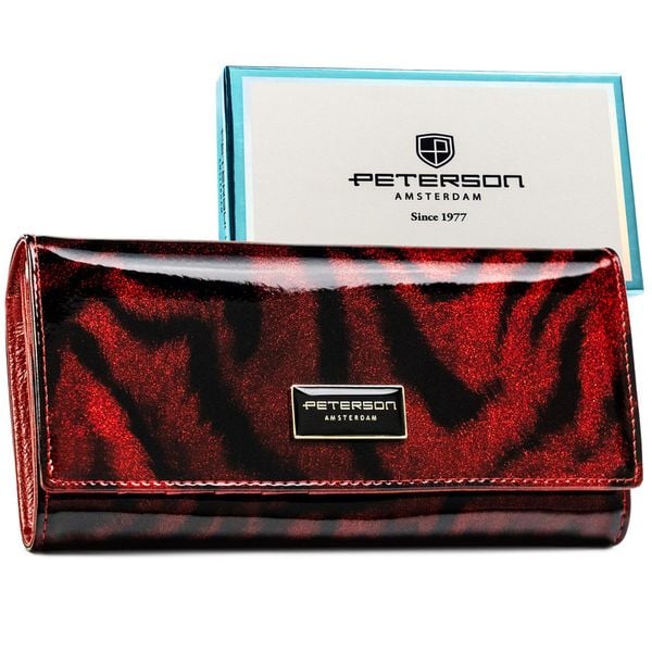 Lakierowany, czerwony portfel damski ze skóry naturalnej i ekologicznej w zwierzęcy wzór PTN PS401-TDS Peterson. Czerwone portfele damskie Peterson, bez wzorów, z lakierowanej skóry. Za 119.99 zł.