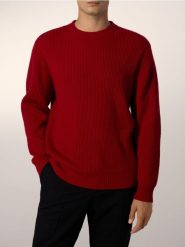 Sweter z wełną - czerwony. Czerwone swetry męskie Reserved, l, bez wzorów, z dzianiny, bez kołnierzyka. Za 239.99 zł.