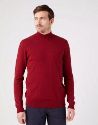 WRANGLER SEASONAL KNIT MĘSKI SWETER GOLF RHUBARB RED W8D12PXRO 112321350. Czerwone swetry męskie Wrangler, m, bez wzorów, bez kołnierzyka. Za 169.99 zł.