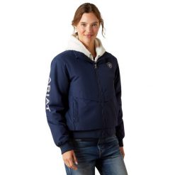 Damska kurtka jeździecka zapinana na zamek Ariat Stable 2.0 Insulated. Niebieskie kurtki damskie Ariat, na zimę, l, bez wzorów, z tkaniny, bez kaptura. Za 493.50 zł.