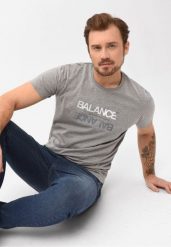T-shirt z napisem, Comfort Fit, T-BALANCE. Szare t-shirty męskie Volcano, m, bez wzorów, z bawełny, bez kołnierzyka. Za 69.99 zł.