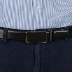 Pasek męski skórzany 3,5 cm klamra automatyczna Beltimore czarny 52-598 : Kolory - czarny, Rozmiar pasków - r.115-130 cm. Czarne paski męskie bez wzorów, ze skóry, wizytowe. Za 64.99 zł.