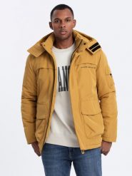 Kurtka męska ocieplana z kapturem - musztardowa V2. Kurtki męskie Ombre Clothing, m, bez wzorów, z poliesteru, z kapturem. W wyprzedaży za 169.99 zł.