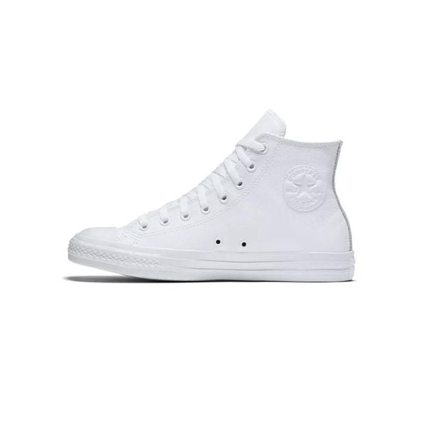 Buty sportowe Converse Chuck Taylor All Star Leather. Białe buty sportowe na co dzień męskie Converse, ze skóry ekologicznej, bez zapięcia. Za 490.00 zł.