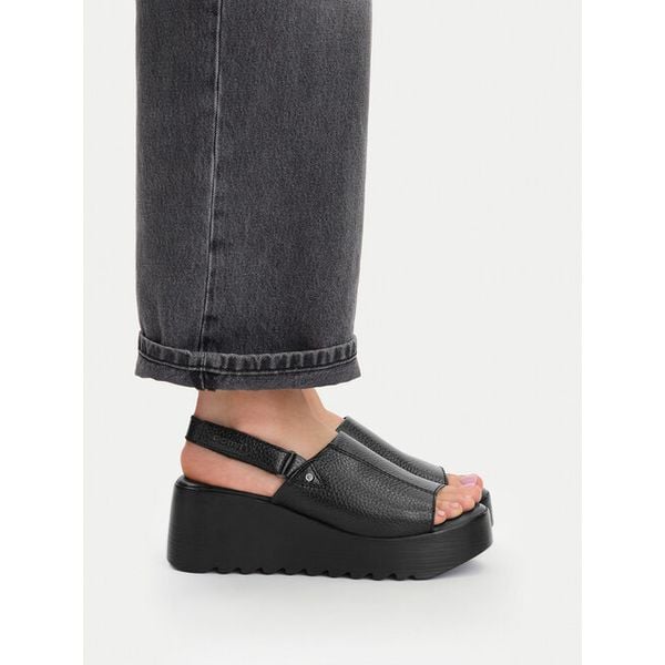 Sandały G-Star. Czarne sandały damskie G-Star, bez wzorów, bez obcasa, na koturnie. Za 259.99 zł.