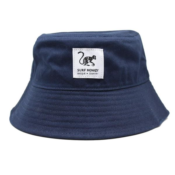 Kapelusz - 100% Bawełna / Dla Dorosłych / Bez Sznurka (Granatowy). Niebieskie czapki męskie SURF MONKEY, bez wzorów, z bawełny. Za 159.95 zł.