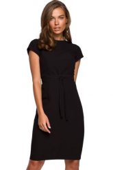 Elegancka sukienka ołówkowa z modelującymi przeszyciami czarna. Czarne sukienki damskie Sukienki.shop, do pracy, xxl, bez wzorów, biznesowe, bez kołnierzyka, bez ramiączek, ołówkowe. Za 259.00 zł.