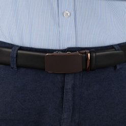 Pasek męski skórzany 3,5 cm klamra automatyczna Beltimore czarny 51-579 : Rozmiar pasków - r.105-120 cm. Czarne paski męskie bez wzorów, ze skóry, wizytowe. Za 64.99 zł.