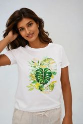 T-shirt z tropikalnym nadrukiem biały. Białe t-shirty damskie MOODO, l, bez wzorów, z bawełny, bez kołnierzyka. W wyprzedaży za 34.99 zł.
