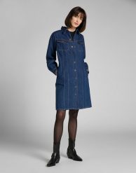 LEE VOLUME SLEEVE DRESS DAMSKA SUKIENKA JEANSOWA RINSE L50INA36 112140195. Sukienki damskie Lee, l, bez wzorów, z jeansu, bez kołnierzyka, bez ramiączek. Za 239.99 zł.