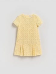 Koronkowa sukienka z cekinami - jasnożółty. Żółte sukienki dziewczęce Reserved, bez wzorów, z bawełny, bez ramiączek. Za 119.99 zł.