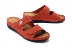 TAMARIS 27510-20 orange, klapki damskie. Brązowe klapki damskie Tamaris, bez wzorów, bez obcasa. Za 139.93 zł.